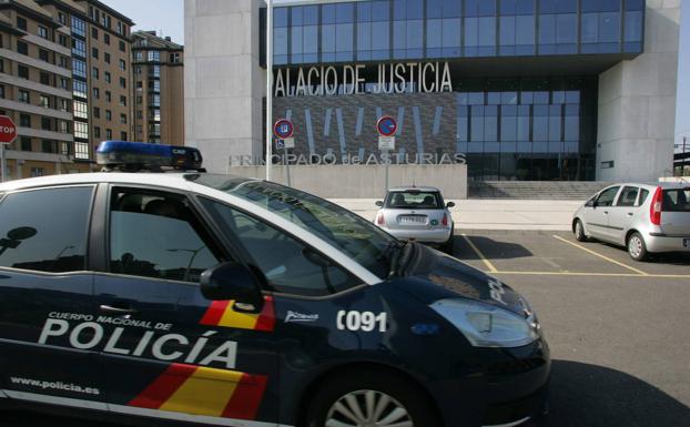 La Policía identifica al adolescente que apuñaló a dos menores en Gijón y cierra la investigación