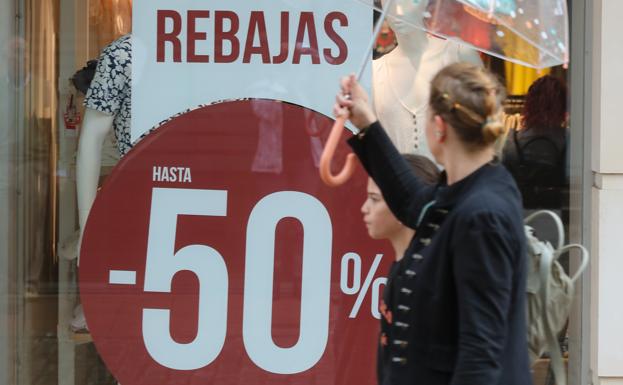 Diez consejos para evitar problemas en las rebajas de verano