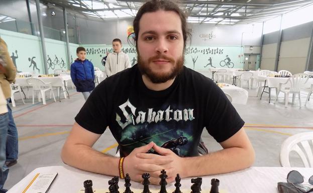 Saúl Pérez gana en Canero