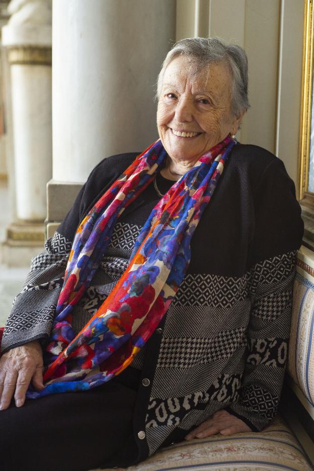 «'El abrazo' se sale de los cánones del teatro naturalista, está dentro del realismo mágico»