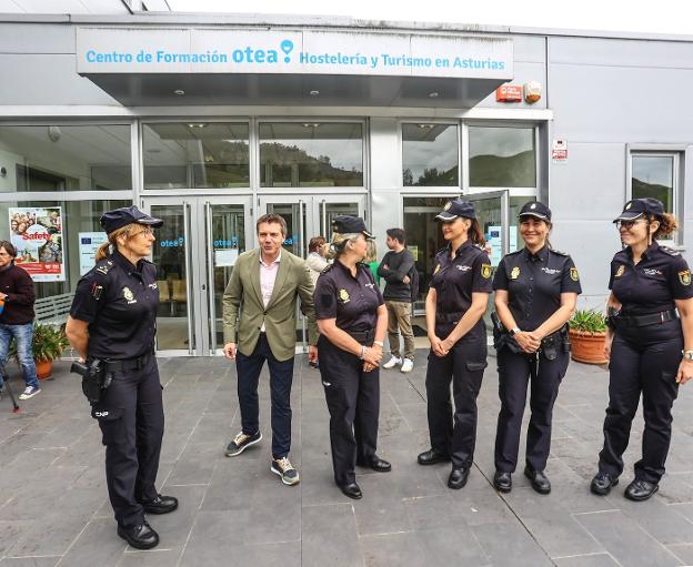 La Policía Nacional blindará las zonas de ocio turístico para lograr un «verano seguro»