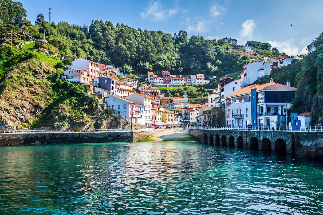 Cudillero, uno de los destinos turísticos destacados en las salas de la Cumbre de la OTAN