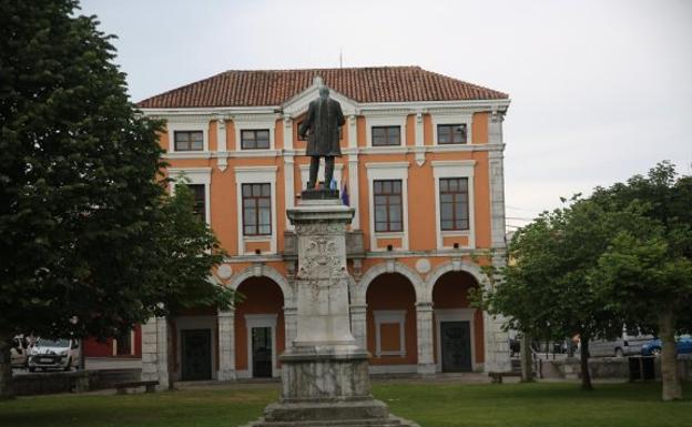 Ribadedeva regula la pernocta de autocaravanas ante los «problemas» de los últimos años