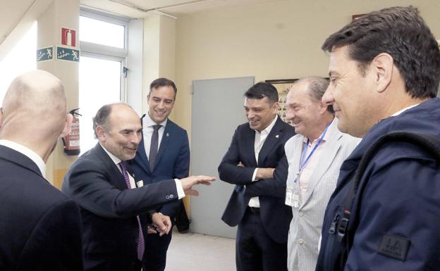 «El apoyo de Gijón al campus no lo tengo en otros ayuntamientos, que dan bastante que hacer»