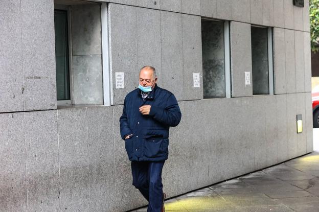 Condenan a cuatro años y nueve meses de cárcel a Cándido Vega, exalcalde de Ponga