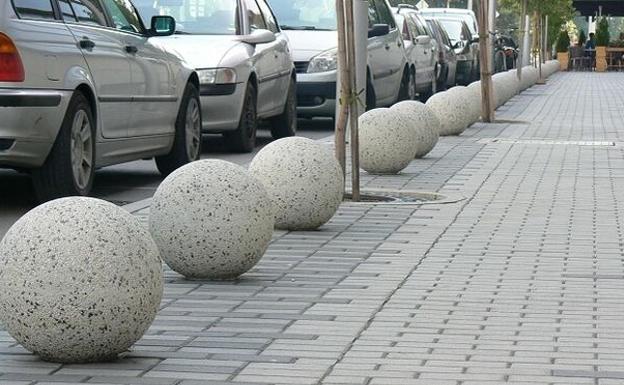 Cómo reclamar si un bolardo provoca daños a mi coche