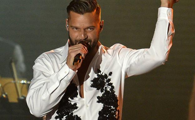 Quién es Dennis Sánchez, el sobrino de Ricky Martin que acusa a su tío de violencia doméstica