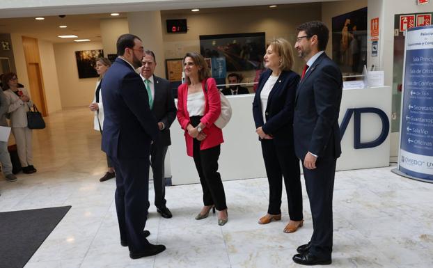 Teresa Ribera exige a Iberdrola y Naturgy cumplir sus compromisos en Asturias
