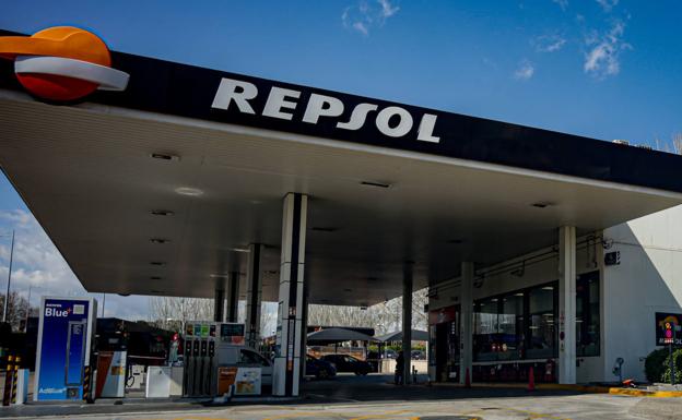 El aviso de Cepsa y Repsol a sus clientes sobre el precio del combustible