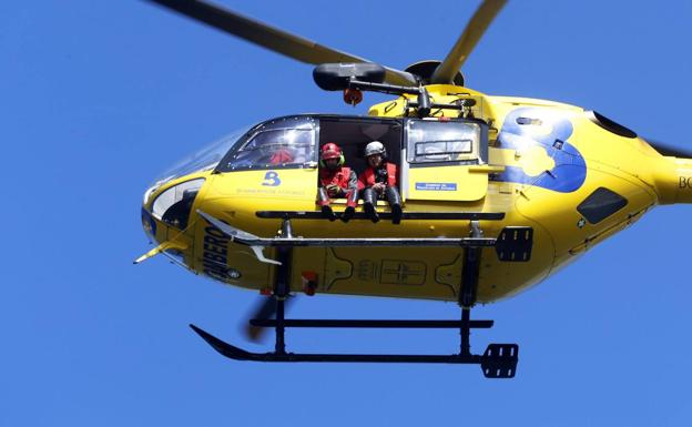 Evacuan a una mujer que sufrió un golpe de calor mientras hacía la ruta del Cares