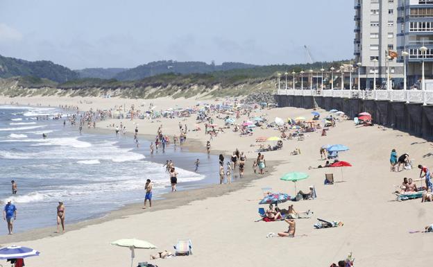 Rescatan a un hombre a punto de ahogarse tras perder el sentido en Salinas