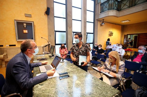 El HUCA y Cabueñes aplazan cirugías ante la alta ocupación por covid