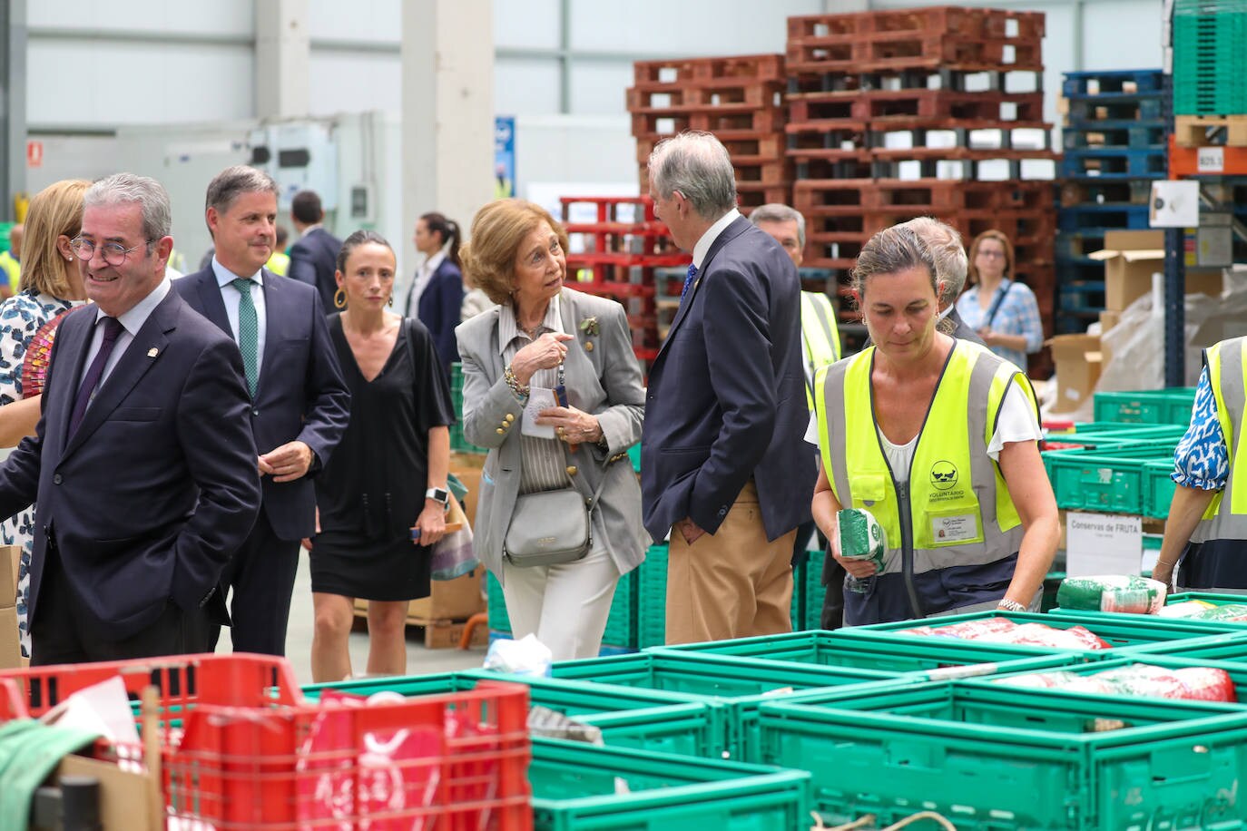 La reina Sofía, un gran «empujón» para el Banco de Alimentos de Asturias