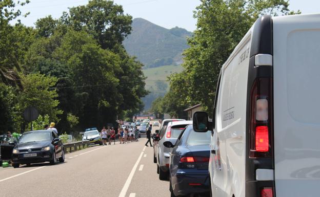 Retenciones kilométricas en la N-634 entre Ribadesella y Arriondas