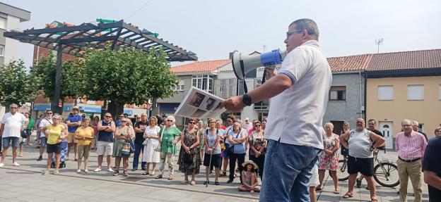Los vecinos de La Arena salen a la calle en defensa «de los derechos perdidos»