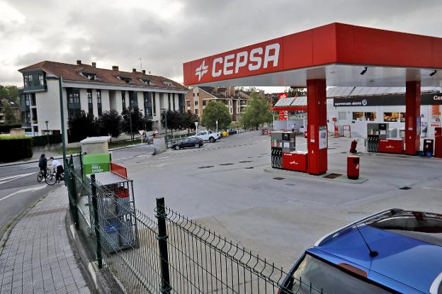 El TSJA revoca las licencias de la estación de servicio que abrió en 2019 en Viñao