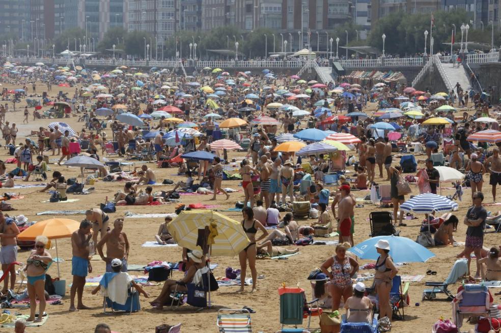 La ola de calor dispara el riesgo por contaminación en Oviedo, Gijón y Avilés