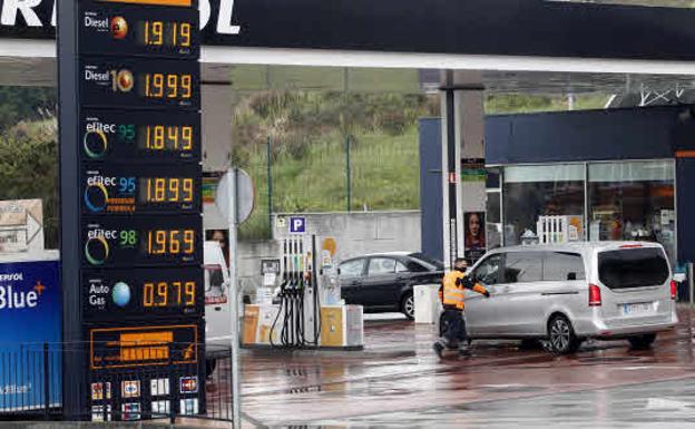 Las gasolineras más baratas en trece grandes rutas vacacionales, según la OCU