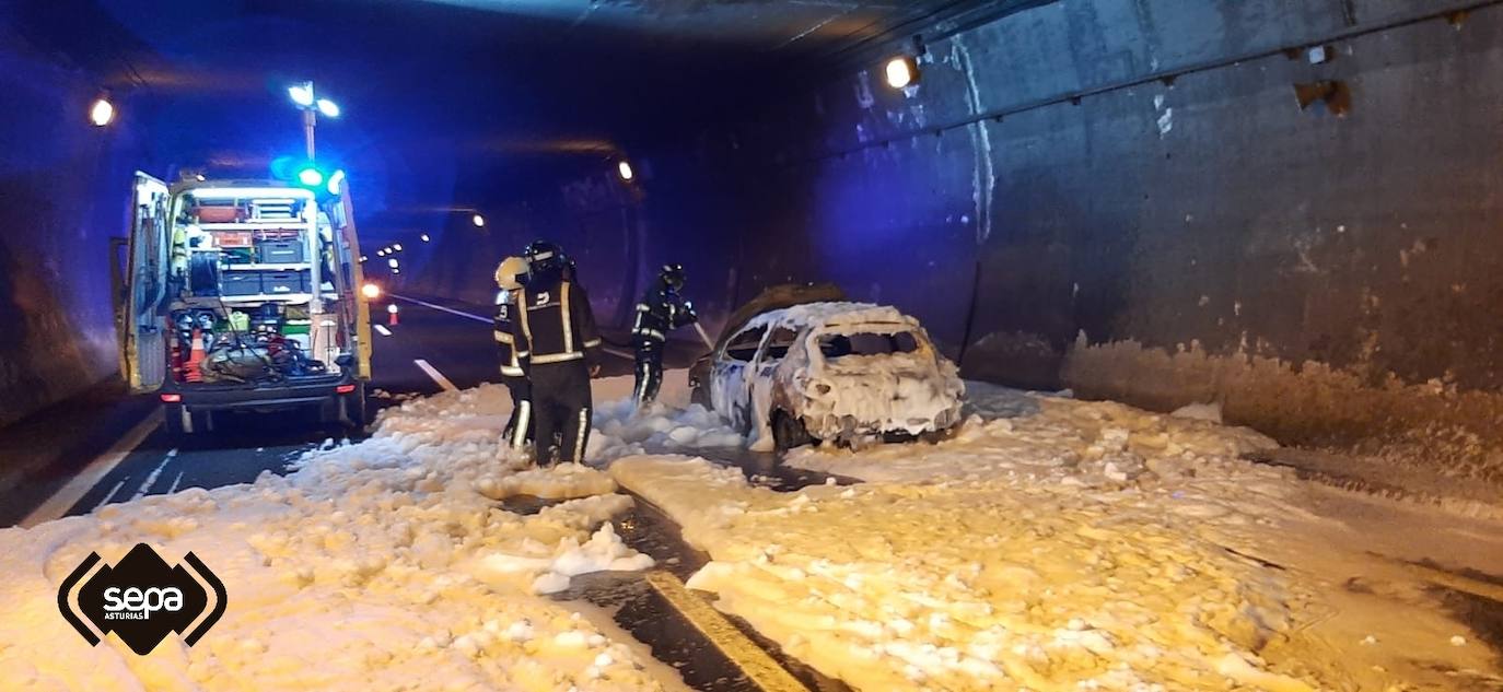 Arde un coche en el túnel del Negrón