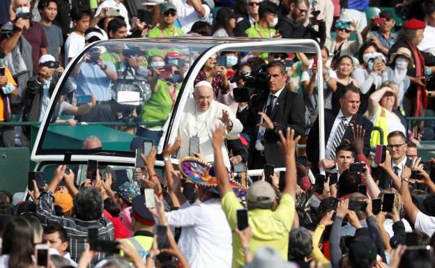 El Papa pide en Canadá que no se repita la «violencia y marginación» a los indígenas