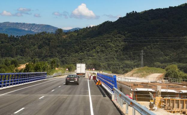 Reabre el puente de La Barrosa en Salas