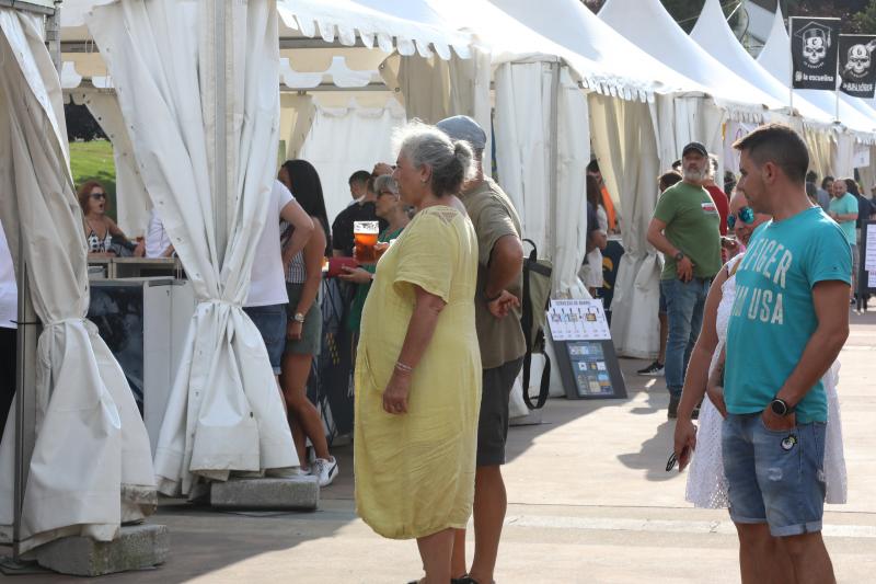 Avilés se refresca con cerveza