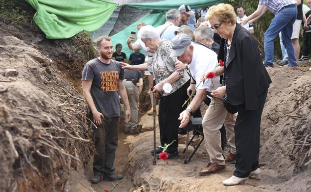 Localizan los restos de seis víctimas del franquismo en la fosa de La Garba