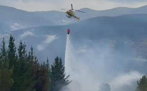 Ocho incendios forestales por las tormentas eléctricas en Asturias obligan a activar la emergencia