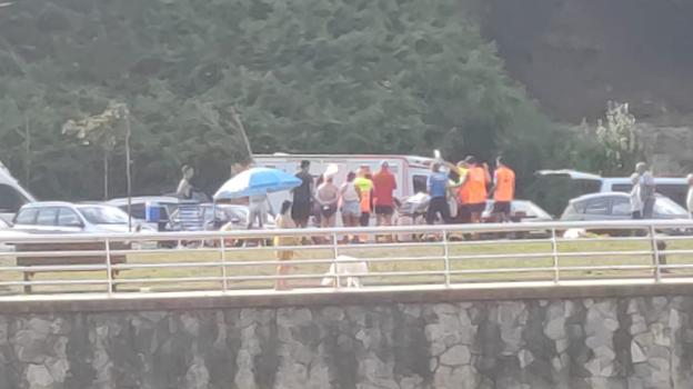 Salvan la vida a un hombre que sufrió un infarto en la playa de La Griega