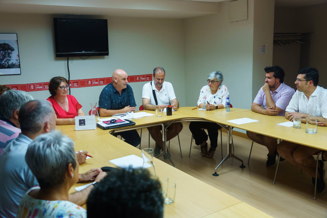 El PSOE de Gijón articula el procedimiento para recoger firmas para las primarias
