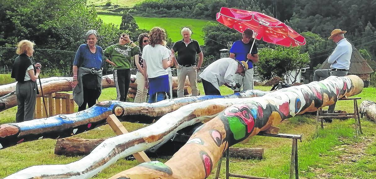 Ranón levanta un solar a sus ancestros
