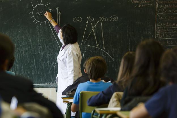 Los sindicatos ven «imposible» iniciar el curso con el nuevo currículo de ESO y Bachillerato