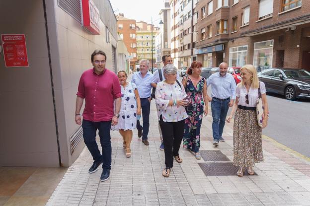 Los sectores del PSOE gijonés recaban apoyos a la espera de las directrices de Ferraz