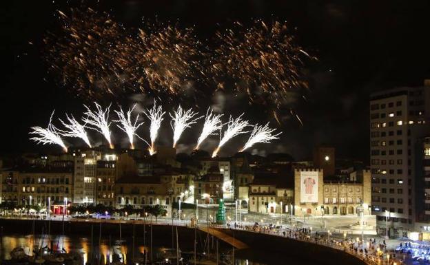 La fiesta se desbordó tras los fuegos