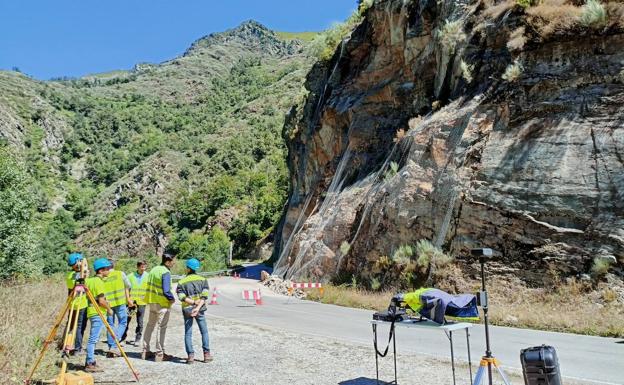 El Principado no da plazos para la reapertura de la AS-29 tras el argayo