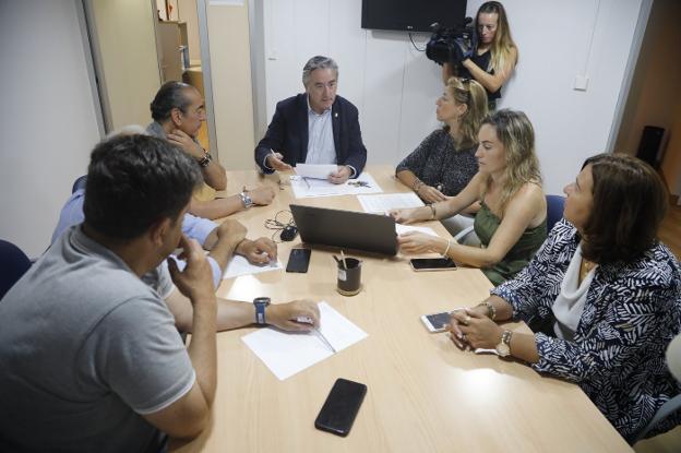 «Mi presidenta y mi secretario general tienen el respaldo de todos sus compañeros del PP»