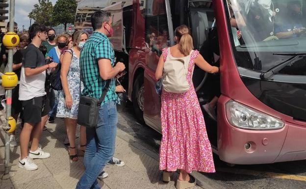 Un incidente en la red eléctrica impide a los trenes de Gijón y Avilés llegar hasta Oviedo durante dos horas