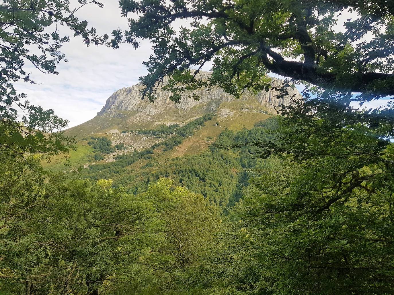 Un recorrido circular por los valles de Sajambre