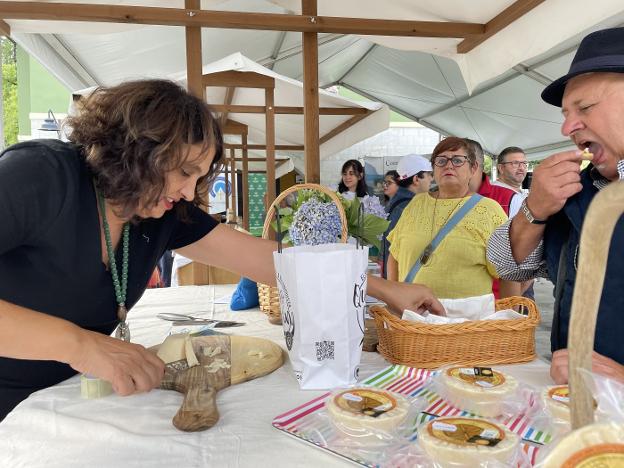 Los productores de queso casín agotan las existencias y piden más proyección