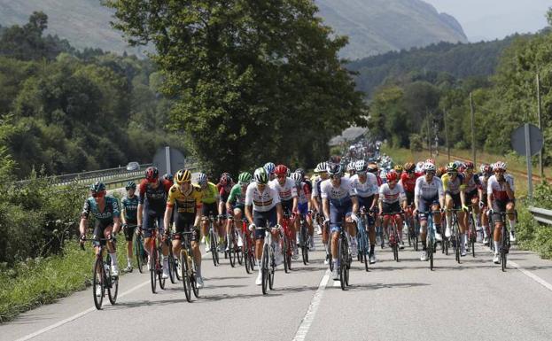 La trituradora de Evenepoel confirma en Asturias el valor de la nueva camada de Ayuso y Carlos Rodríguez