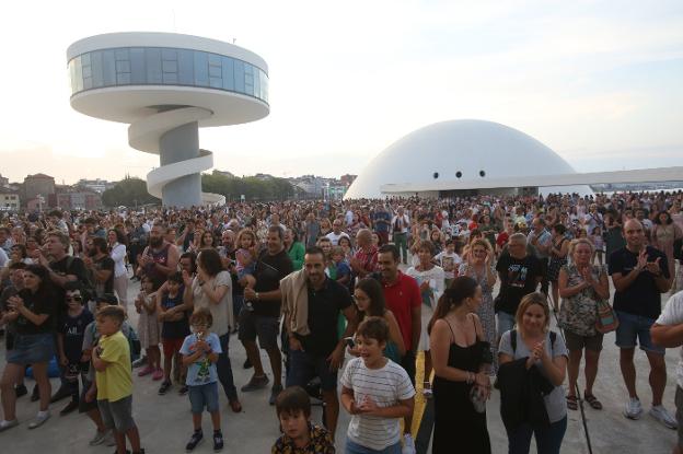 Academia de rock en el Niemeyer