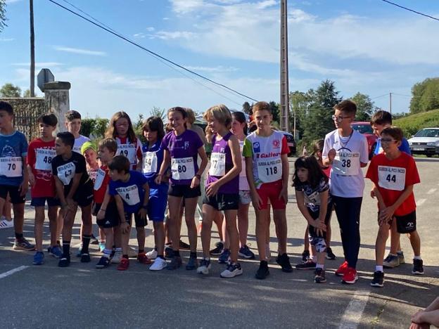 La subida al pico Incós y la jira campestre ponen fin a cinco días de fiesta en Torazo