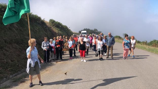 Nueve kilómetros hasta el santuario del Acebo al paso de San Juan Bailón