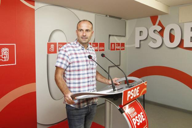 La dirección del PSOE gijonés dice que «el resultado de las firmas reflejará el sentir de la calle»