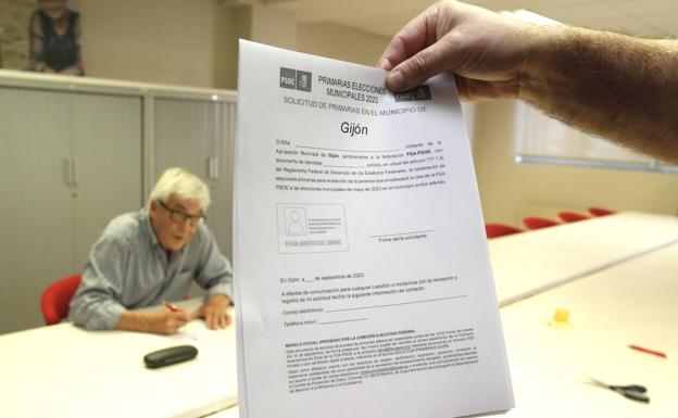 Se recogen 187 firmas en un día para forzar unas primarias en el PSOE de Gijón