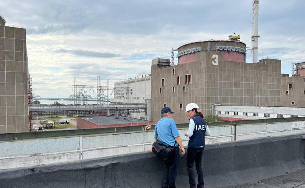 Los expertos detectan impactos de bombardeos en la planta atómica