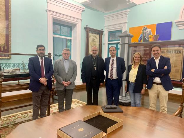 Jesús Sanz repasa la relación entre emigrantes asturianos y la Santina en Colombres