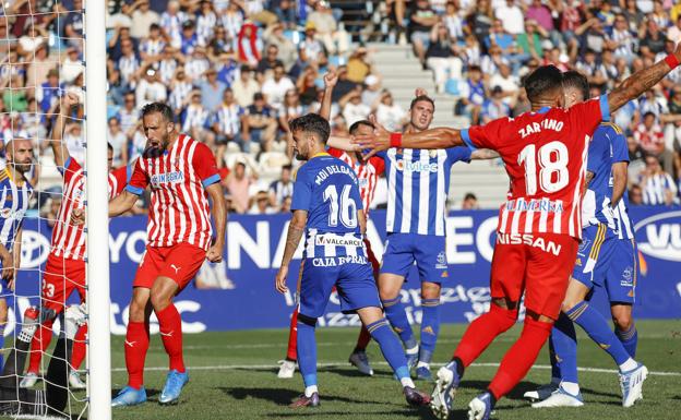 La Mareona celebra la primera victoria del Sporting a domicilio