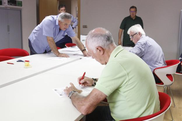 La tensión en el PSOE de Gijón se recrudece en plena búsqueda de apoyos sobre las primarias