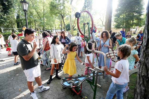 Juegos infantiles en el Campo